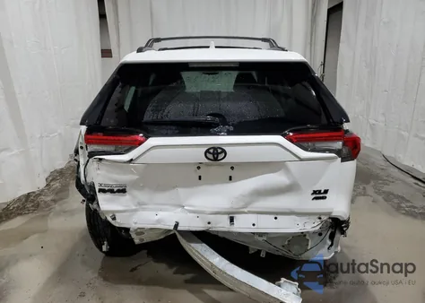 2021 Toyota Rav4 Xle из США, поврежденный, VIN 2T3P1RFV9MC237592